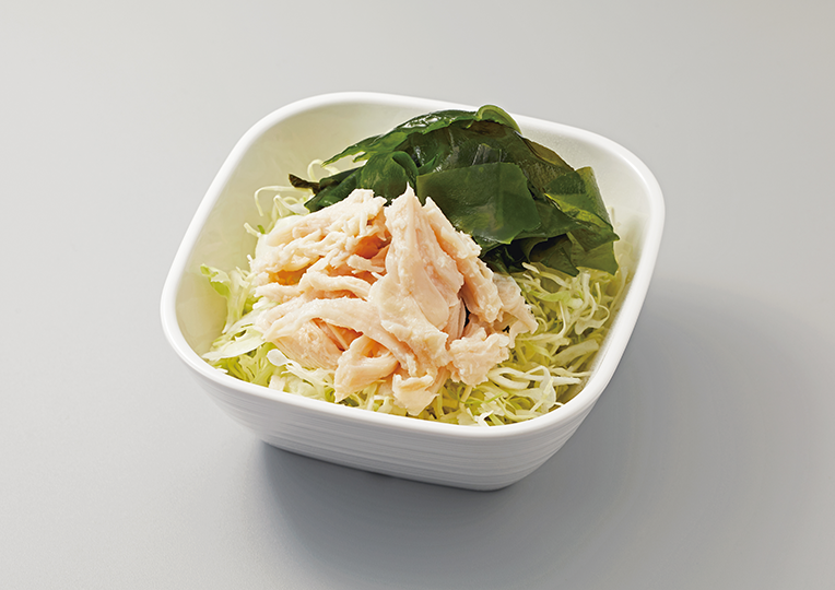 蒸し鶏わかめサラダ